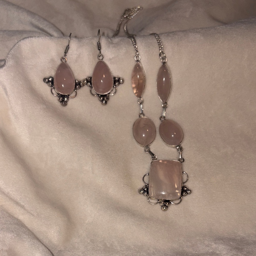 Elegant Silver and Rose Quartz Jewelry Set